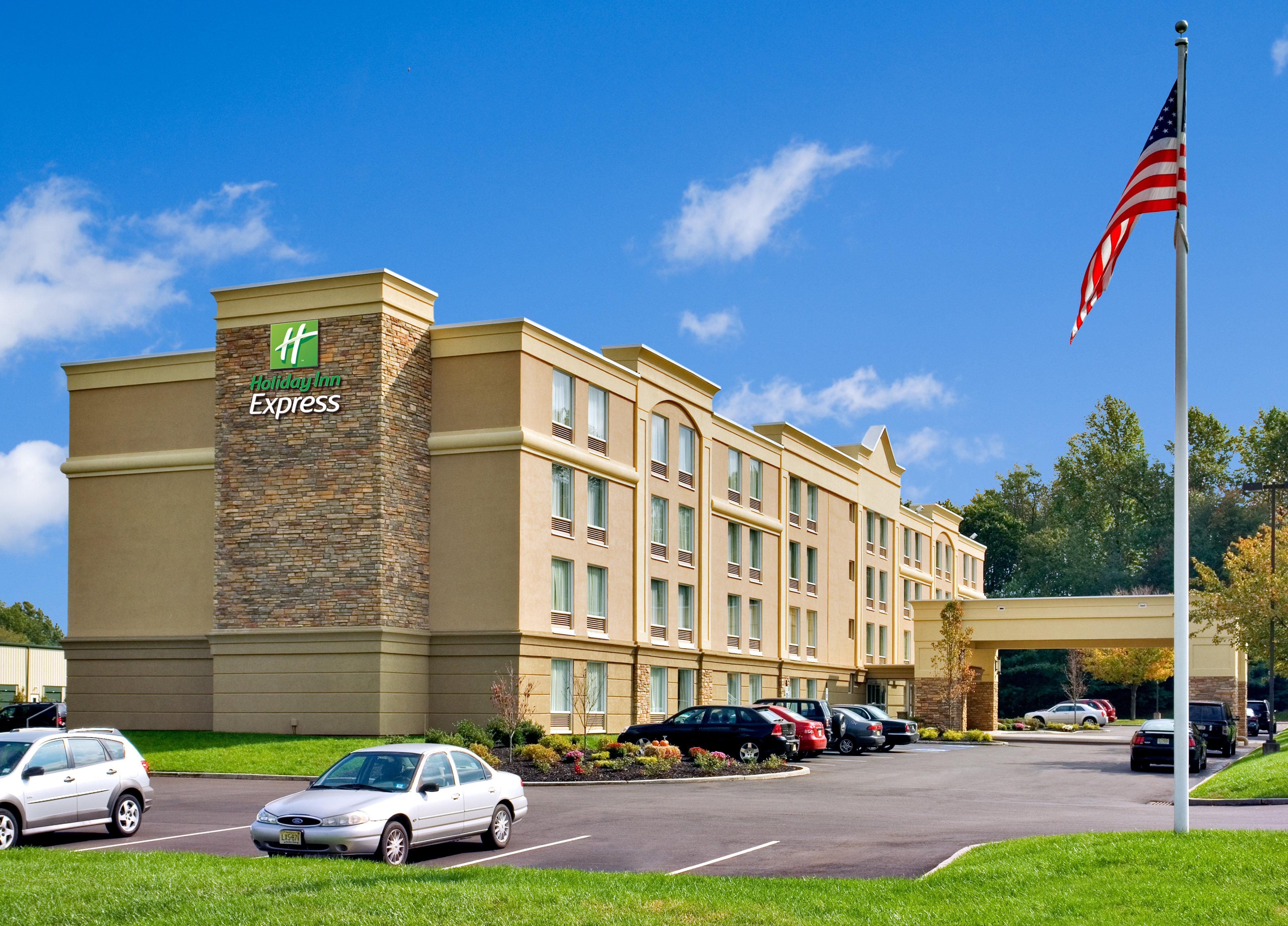Holiday Inn Express & Suites West Long Branch - Eatontown, An Ihg Hotel Bagian luar foto